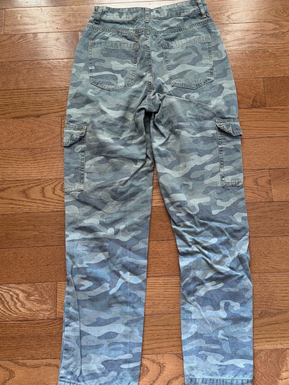 Sincerely Jules Men's Gray Camo Cargo Pants